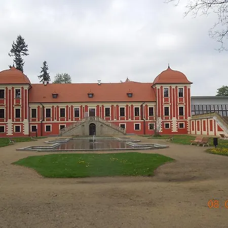 Skola Casa de hóspedes *